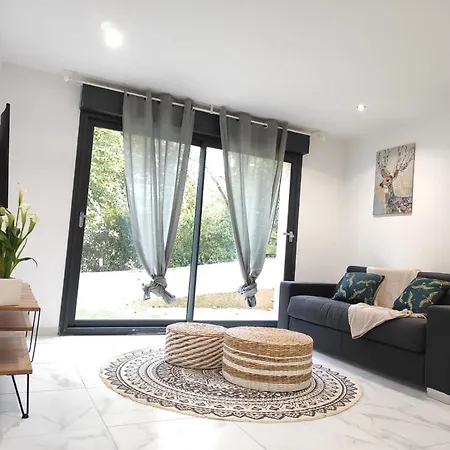 Apartman L'escapade.t2 ☆ Jardin ☆ Spacieux ☆ Calme
